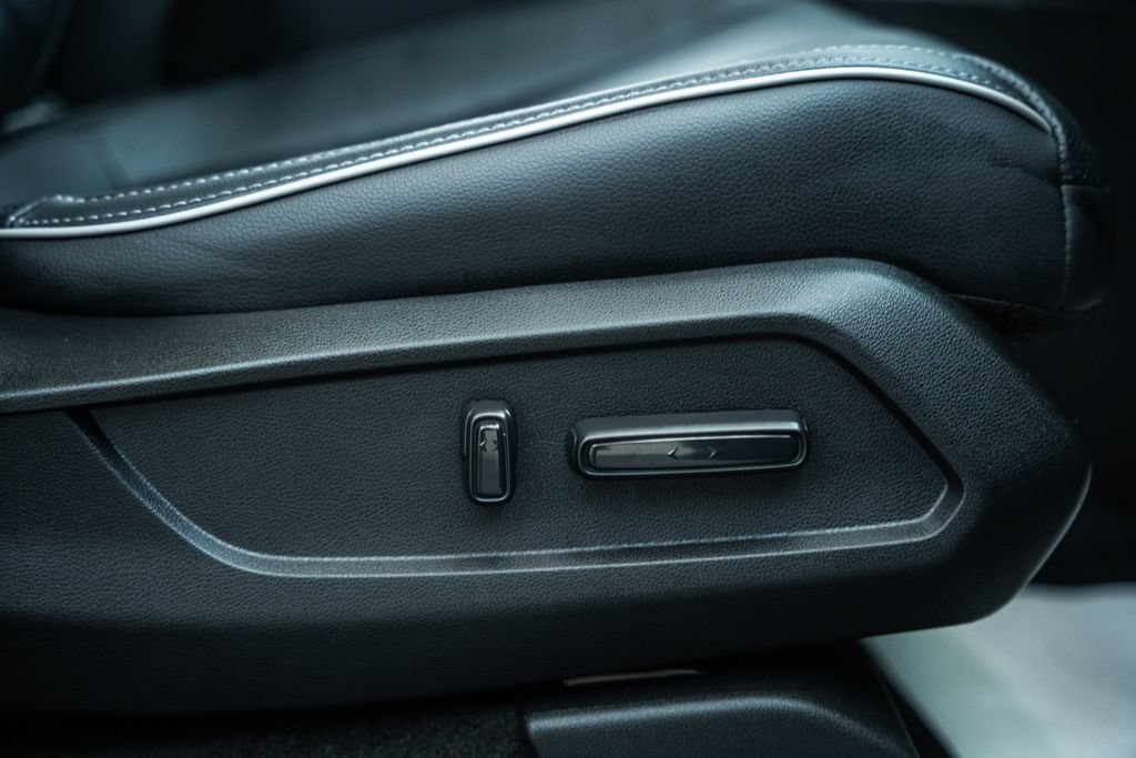 Used 2025 Honda Pilot Elite image 42