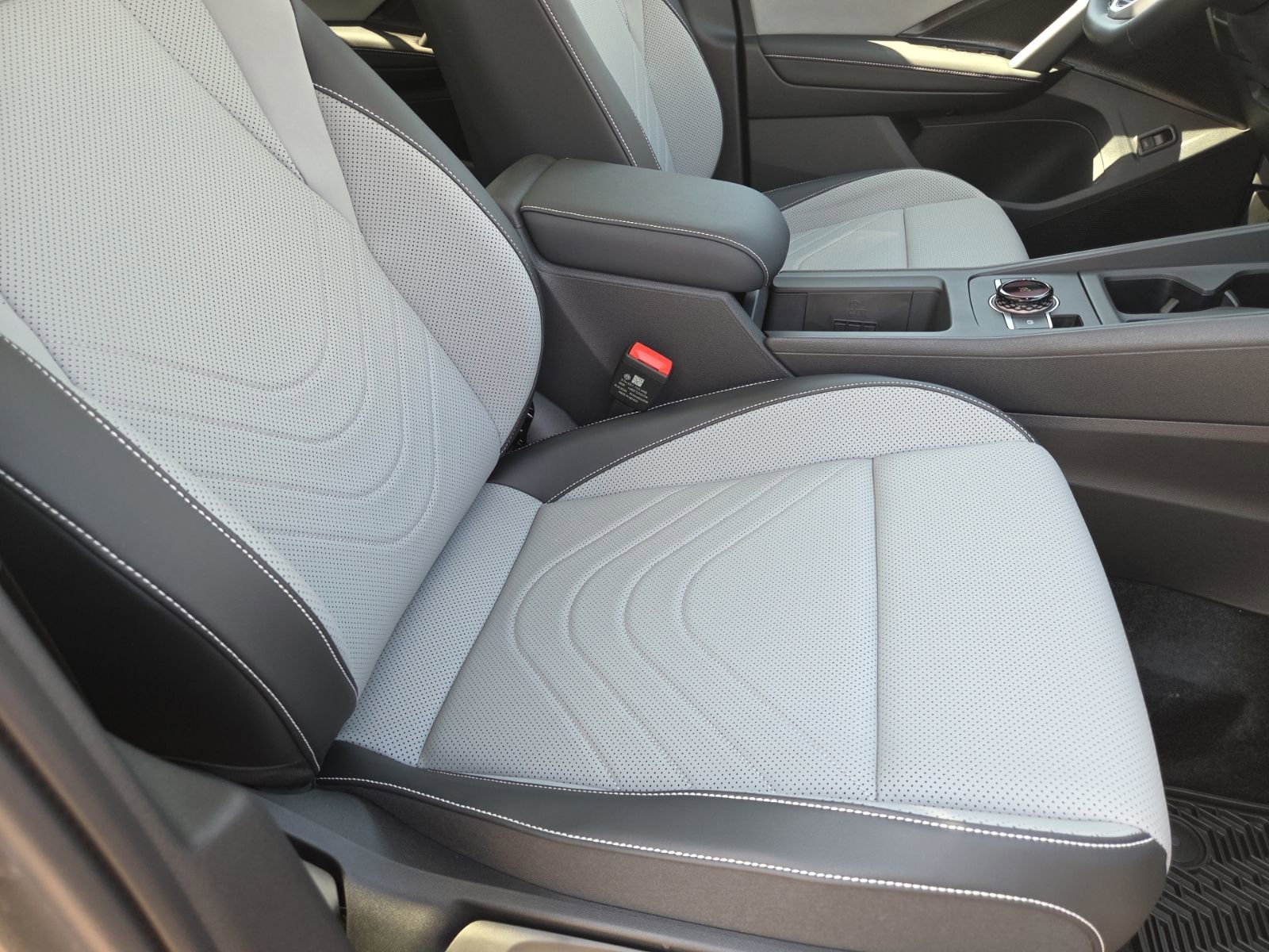 New 2026 Volkswagen Tiguan SE AWD/4WD image 19
