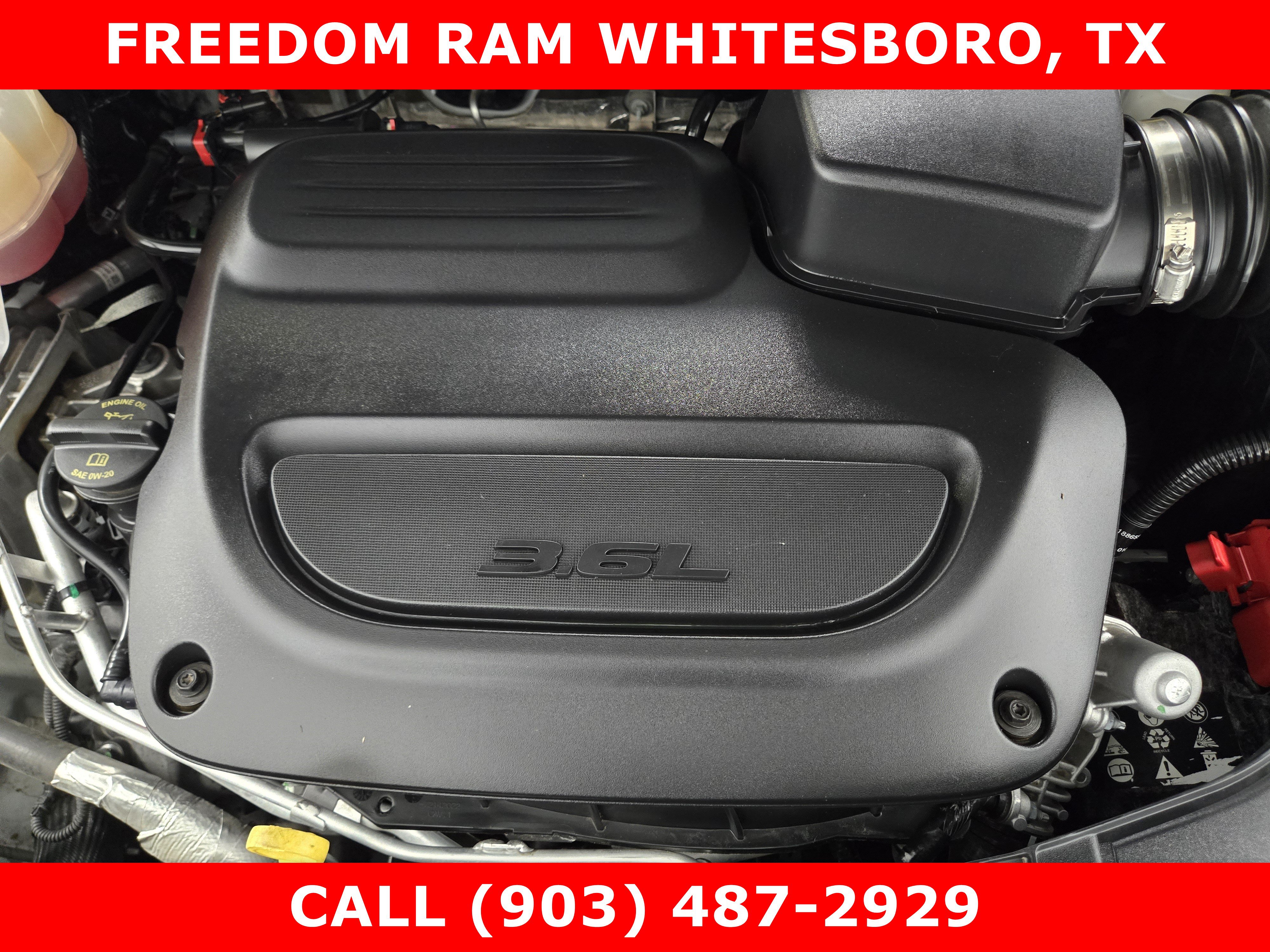 Used 2023 Chrysler Pacifica Limited FWD image 23