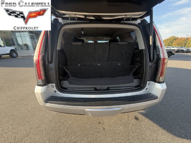 Used 2017 Cadillac Escalade Luxury AWD/4WD image 32