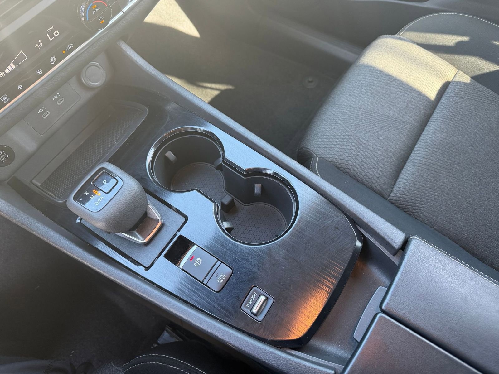 Used 2025 Nissan Rogue SV FWD image 43