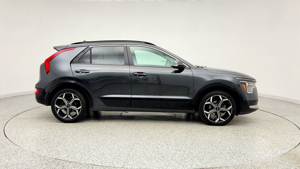 Used 2023 Kia Niro EX Touring image 4