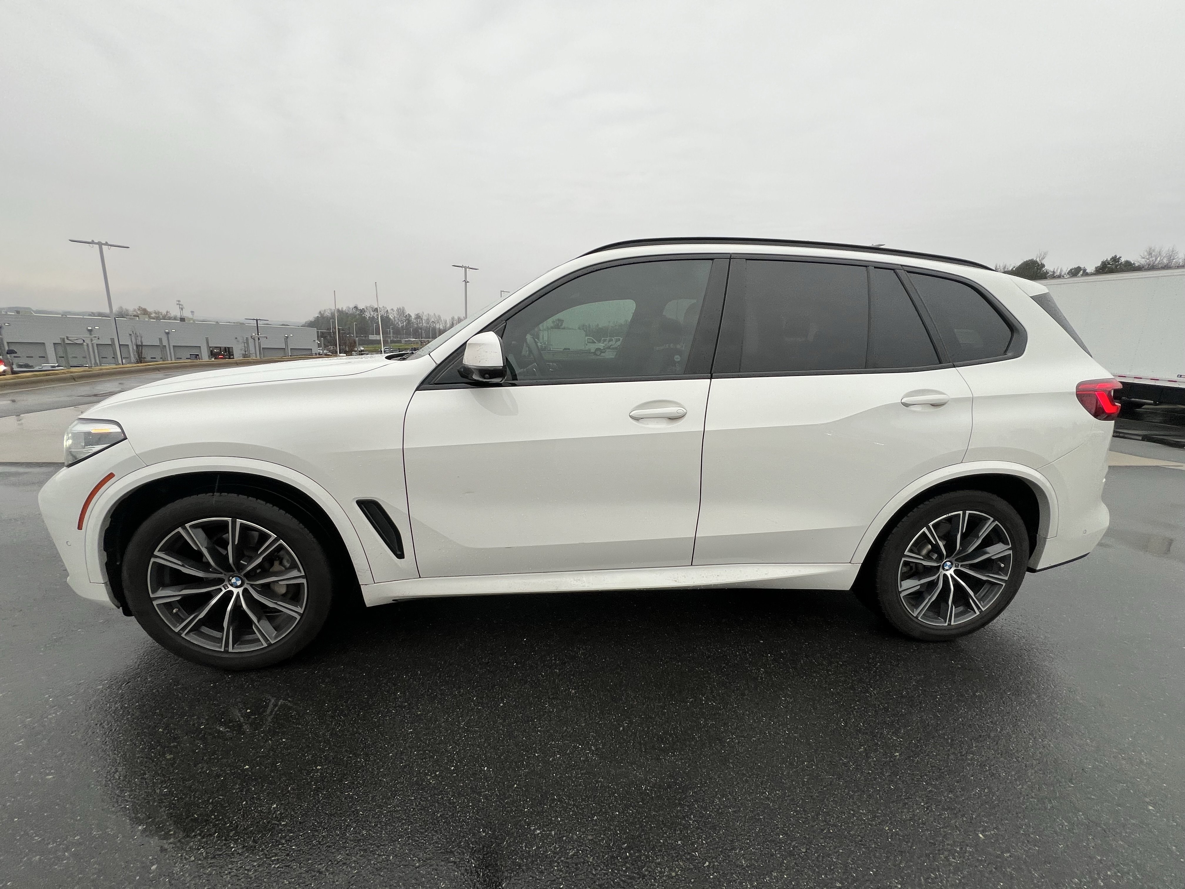 Used 2019 BMW X5 xDrive40i w/ M Sport Package image 6