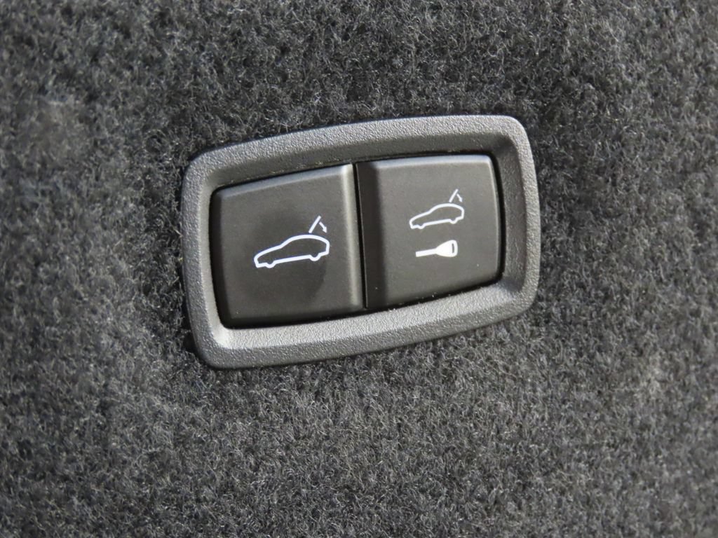 Certified 2021 Porsche Taycan Turbo AWD/4WD image 44