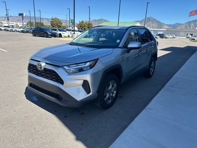 Used 2025 Toyota RAV4 LE AWD/4WD image 3