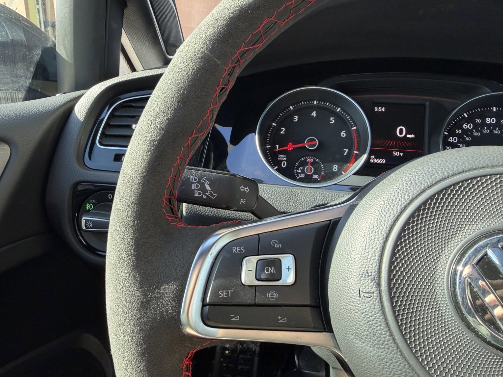 Used 2019 Volkswagen GTI SE w/ SE Experience Package image 27