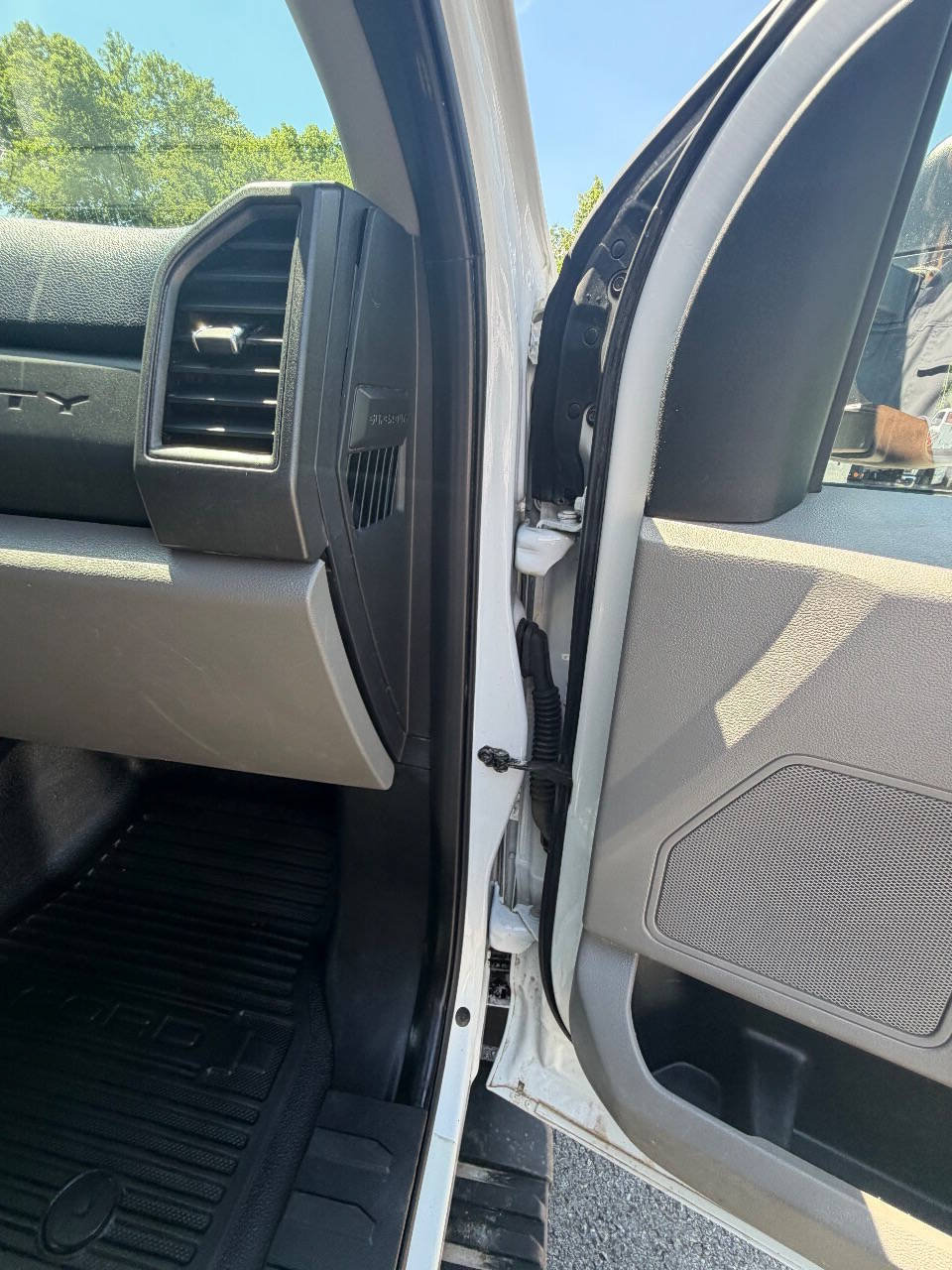 Used 2019 Ford F550 4x4 SuperCab Super Duty image 44