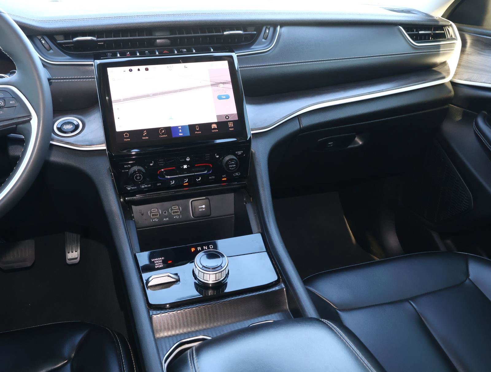 Used 2024 Jeep Grand Cherokee Limited image 11