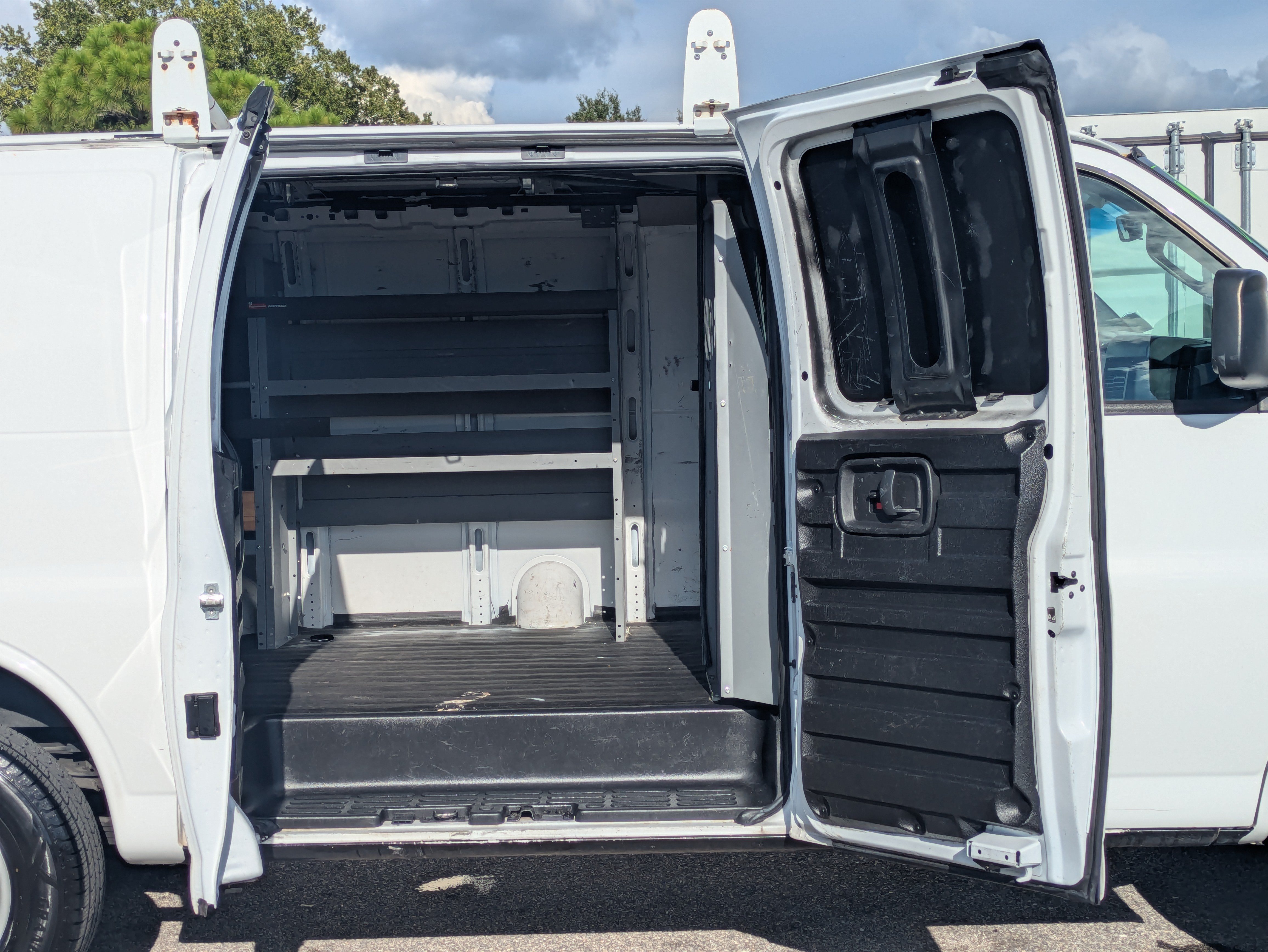 Used 2020 Chevrolet Express 2500 w/ Driver Convenience Package RWD image 15