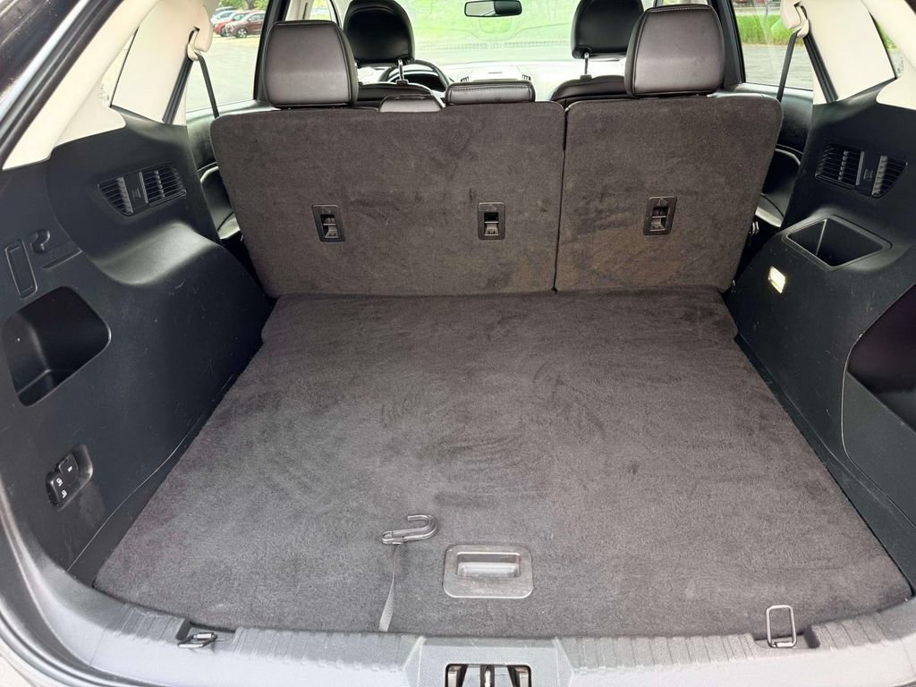Used 2015 Ford Edge SEL w/ Canadian Comfort Package FWD image 12