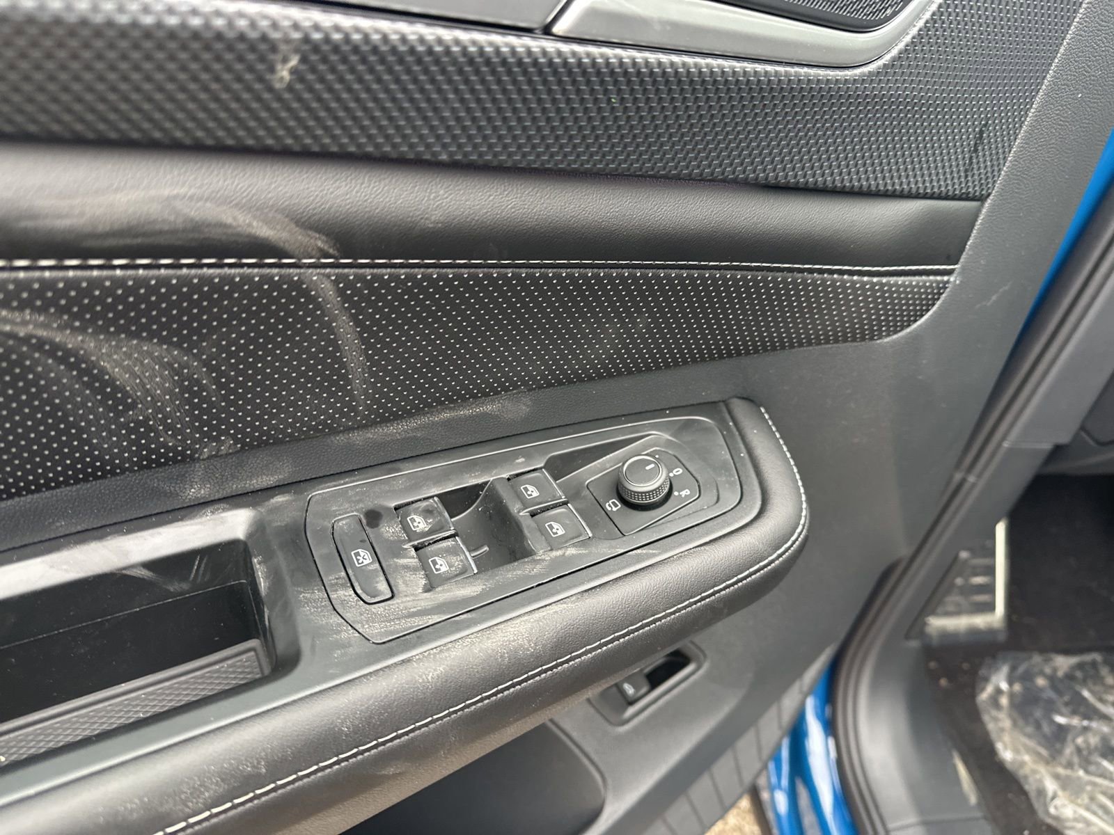 New 2026 Volkswagen Atlas Cross Sport SEL Premium R-Line image 16