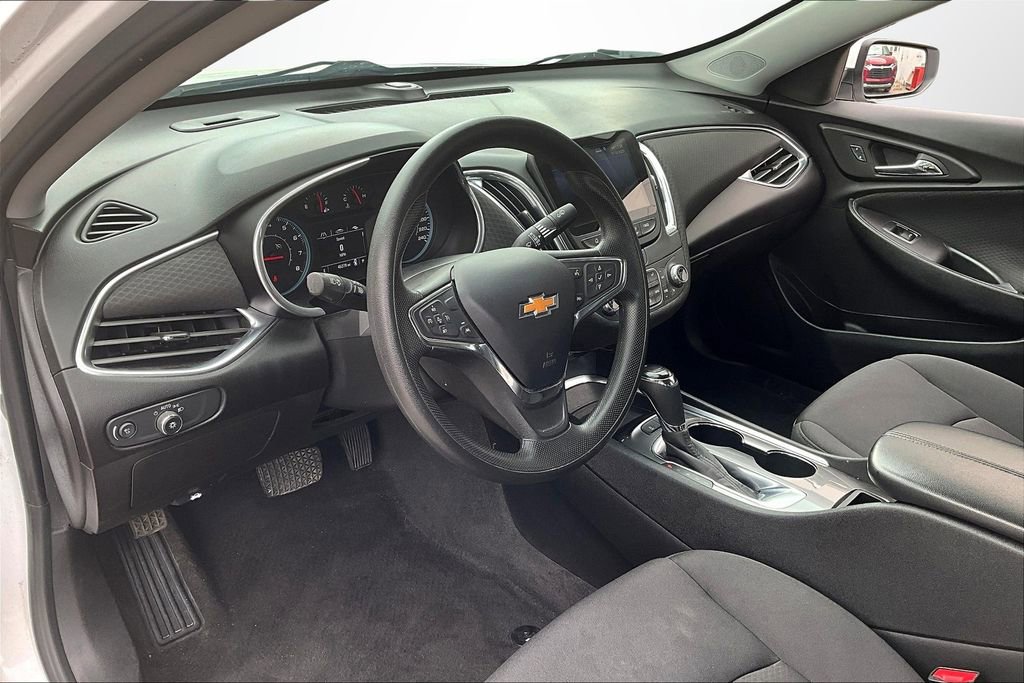 Used 2020 Chevrolet Malibu LT w/ Fleet LT Safety Plus Package image 17
