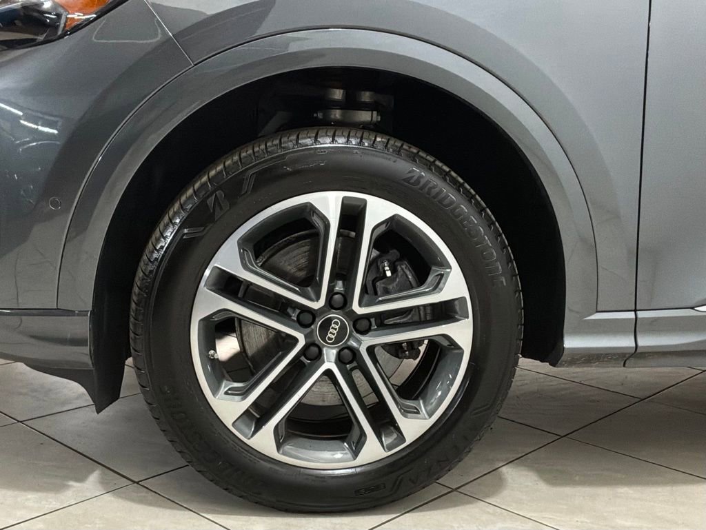Certified 2025 Audi Q5 Premium w/ Convenience Package image 17
