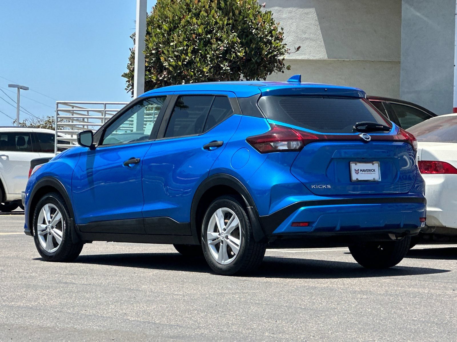 Used 2021 Nissan Kicks S FWD image 3