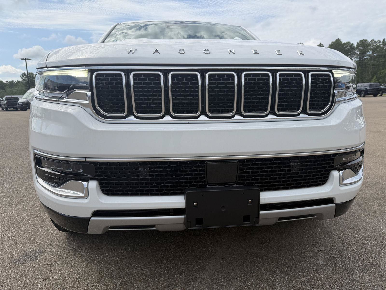 Certified 2025 Jeep Wagoneer Series II w/ 8-Passenger Seating Package AWD/4WD image 24