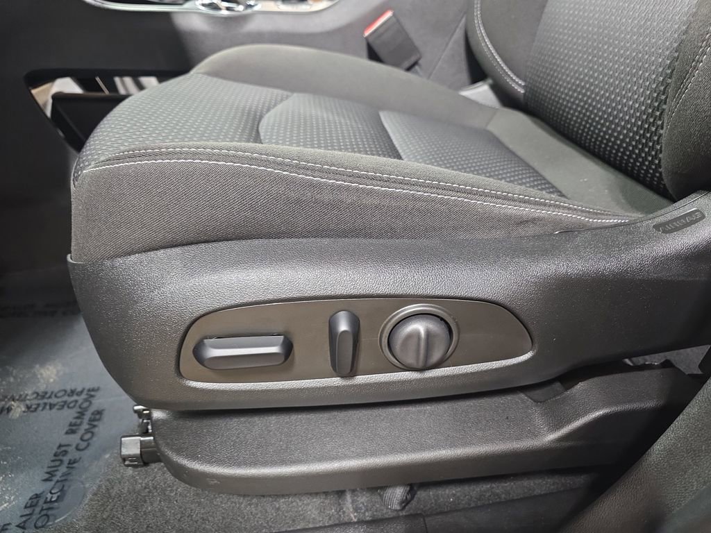 Used 2024 GMC Terrain SLE w/ Driver Convenience Package AWD/4WD image 27