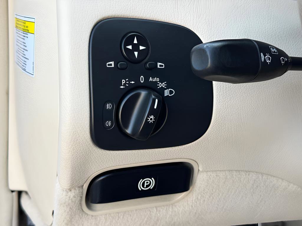 Used 2009 Mercedes-Benz CLK 350 Cabriolet image 34