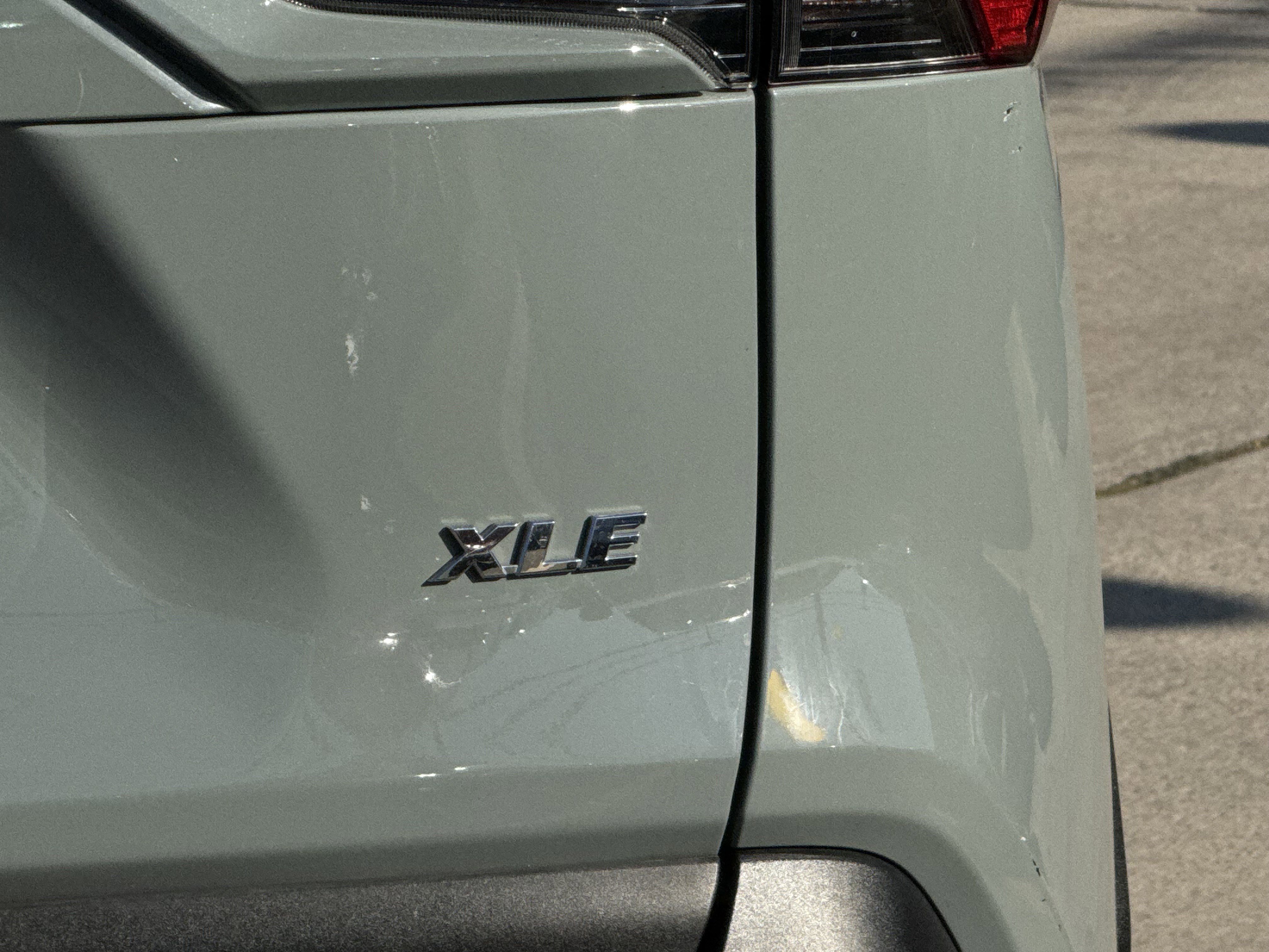 Used 2023 Toyota RAV4 XLE Premium image 7