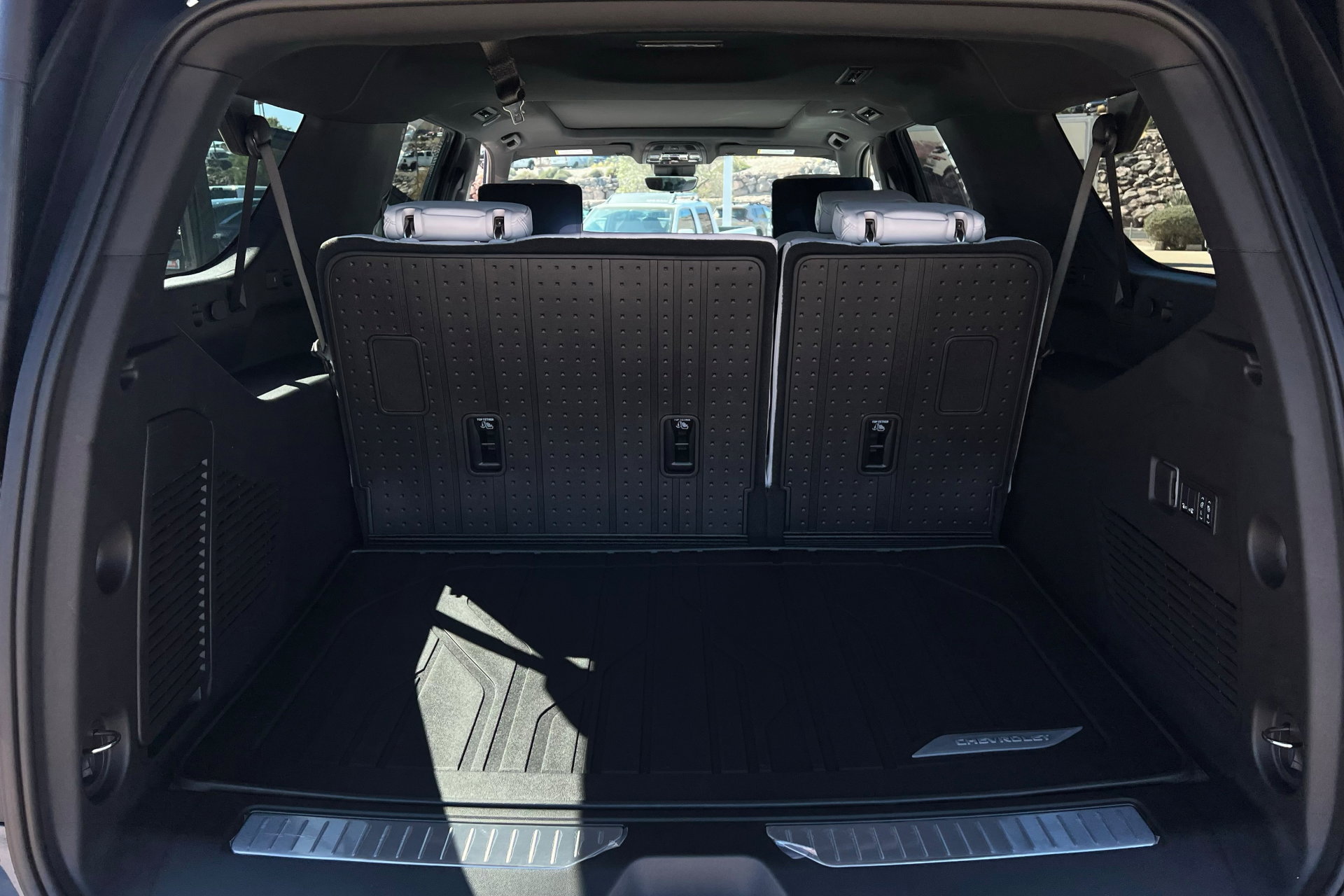 New 2026 Chevrolet Suburban Premier image 24