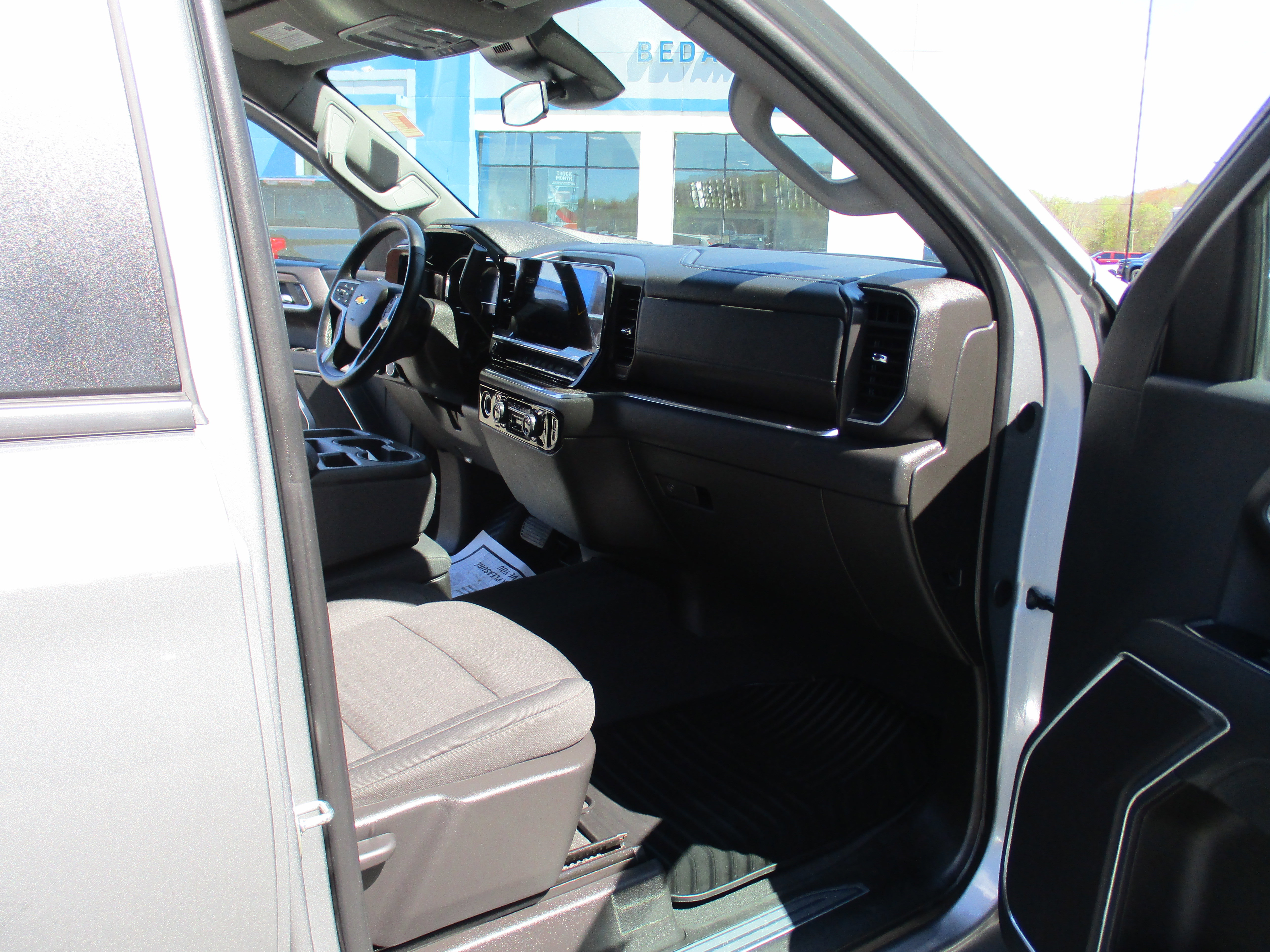Certified 2024 Chevrolet Silverado 1500 LT AWD/4WD image 15