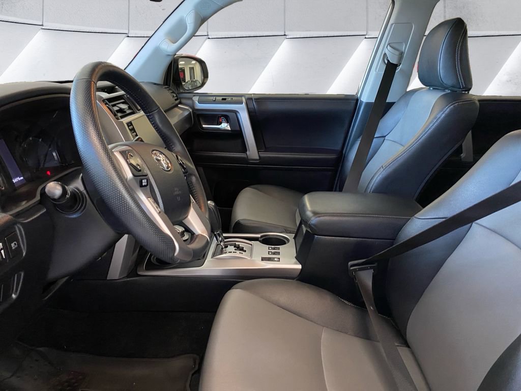 Used 2020 Toyota 4Runner SR5 Premium image 7