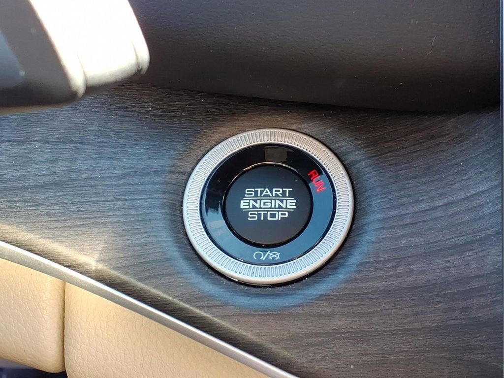 Used 2022 Jeep Grand Cherokee Limited 4xe w/ Luxury Tech Group II image 14