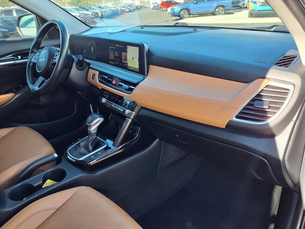 Used 2024 Kia Seltos EX image 18