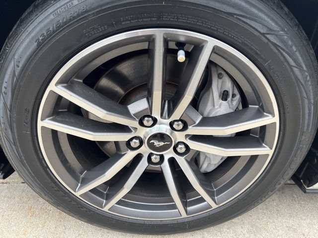Used 2017 Ford Mustang GT Premium RWD image 9