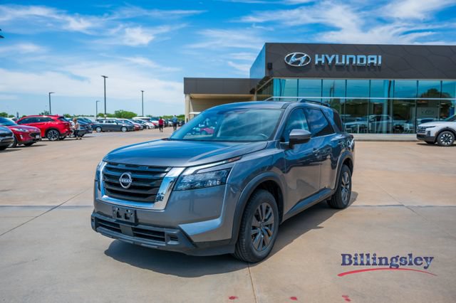 Used 2023 Nissan Pathfinder SV