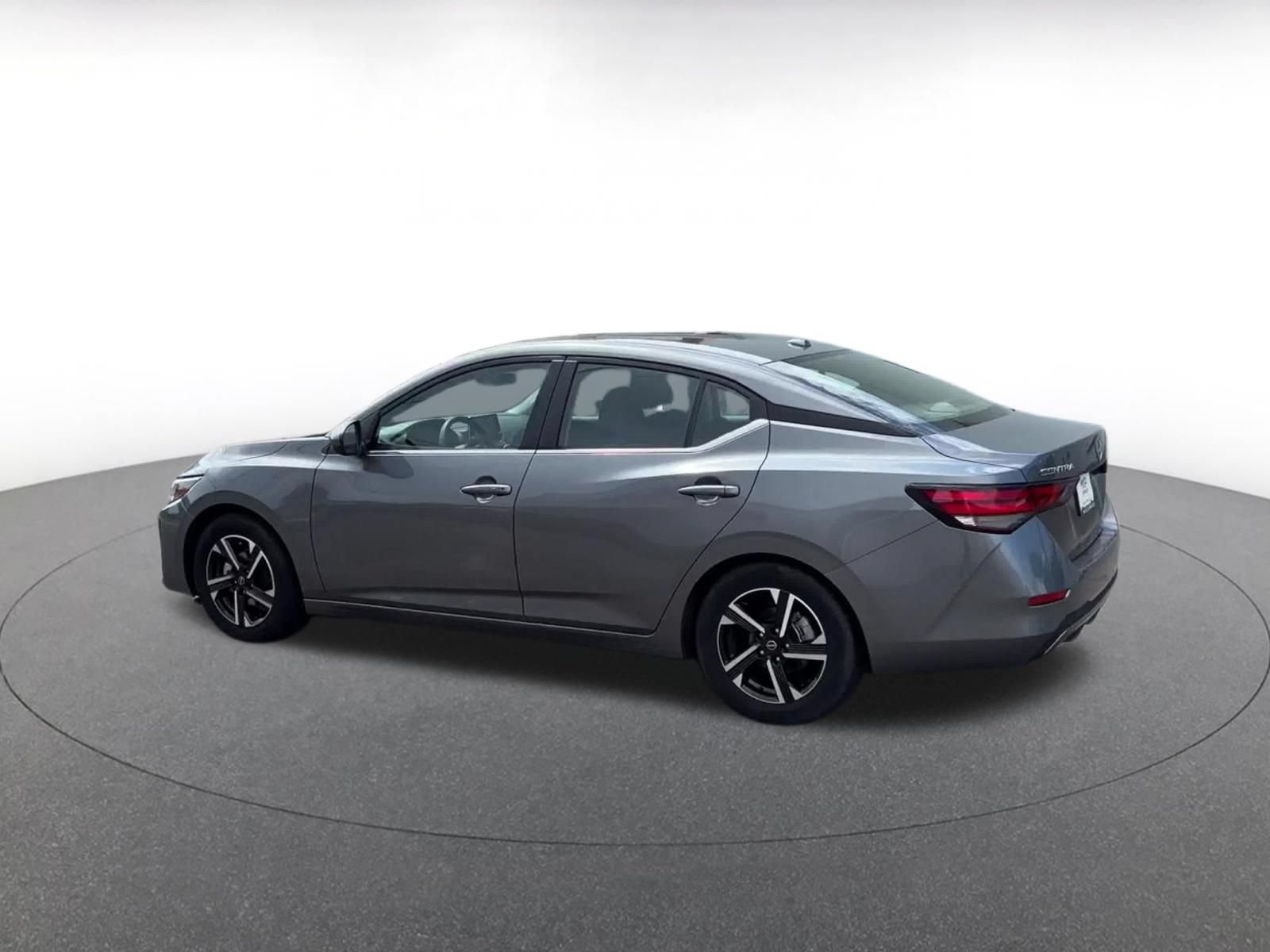 Used 2025 Nissan Sentra SV FWD image 8