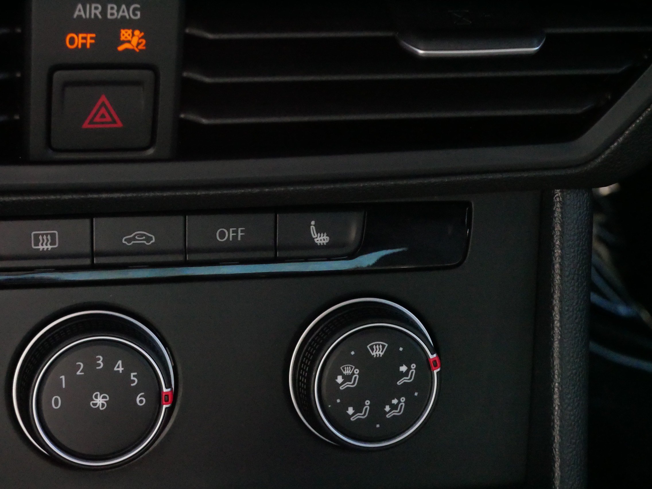 Certified 2024 Volkswagen Jetta Sport FWD image 27