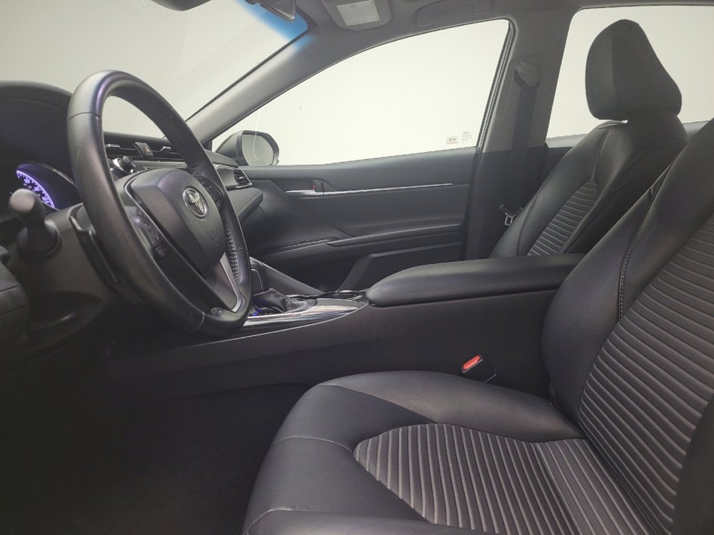 Used 2018 Toyota Camry SE w/ Moonroof Package FWD image 17