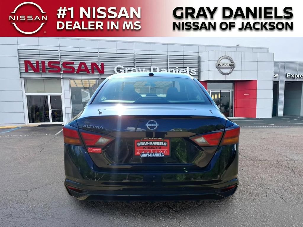 Certified 2025 Nissan Altima 2.5 SV FWD image 7