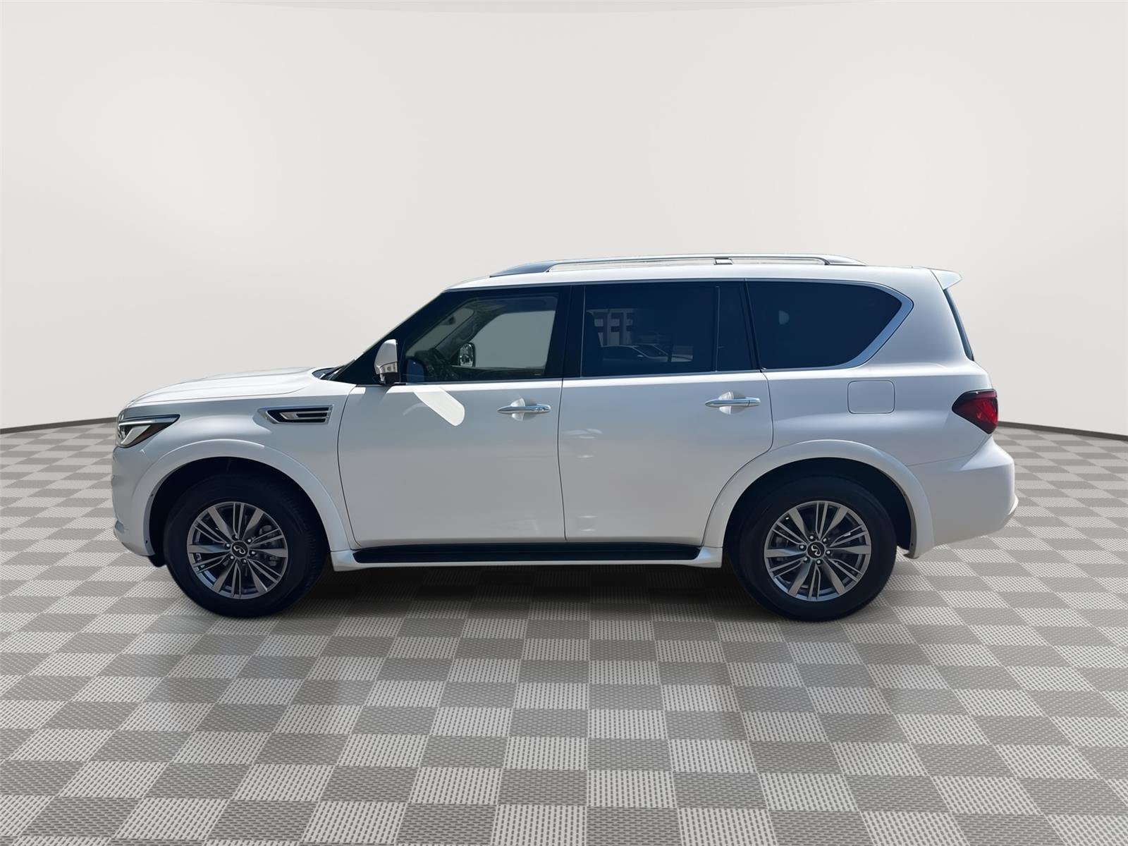 Certified 2024 INFINITI QX80 Luxe w/ Cargo Package AWD/4WD image 9