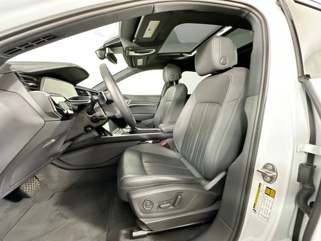 Used 2022 Audi e-tron Premium w/ Convenience Plus Package AWD/4WD image 4