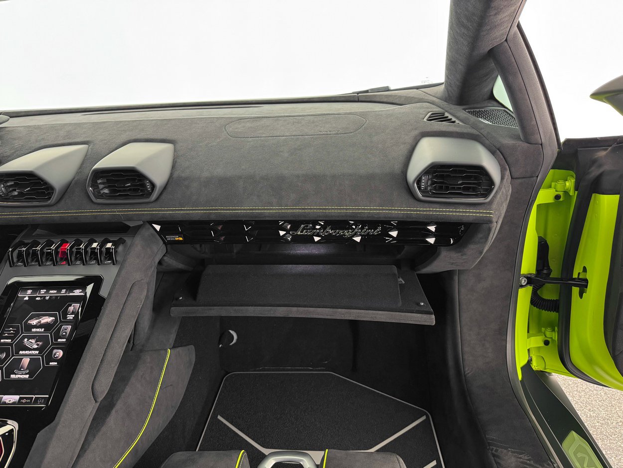 Used 2023 Lamborghini Huracan Sterrato image 28