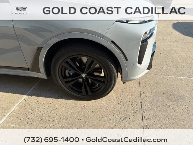 Used 2025 BMW X7 M60i AWD/4WD image 6