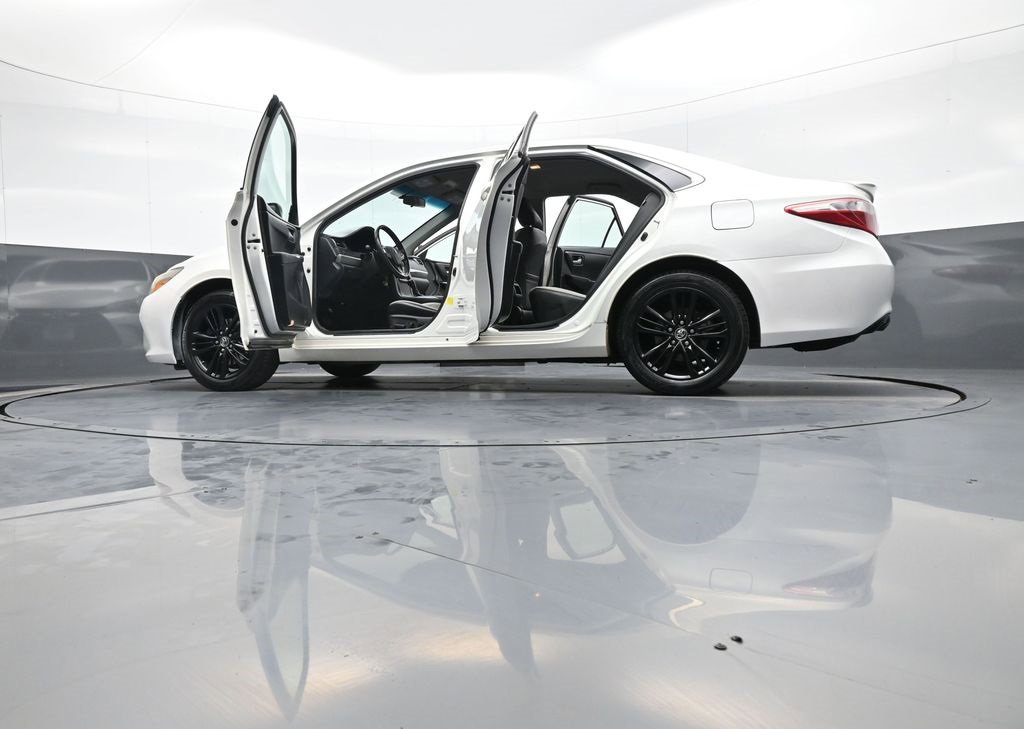 Used 2015 Toyota Camry SE image 47