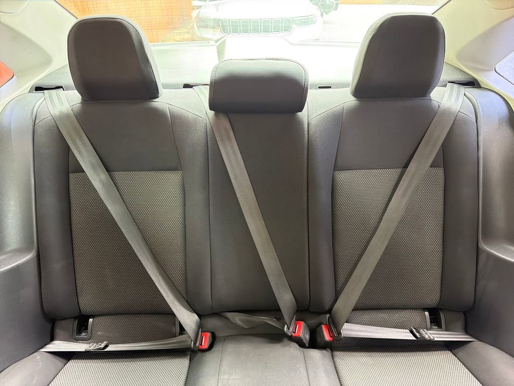 Used 2021 Volkswagen Jetta SE image 26