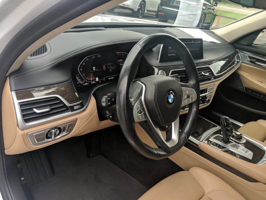 Used 2022 BMW 740i w/ Premium Package image 18