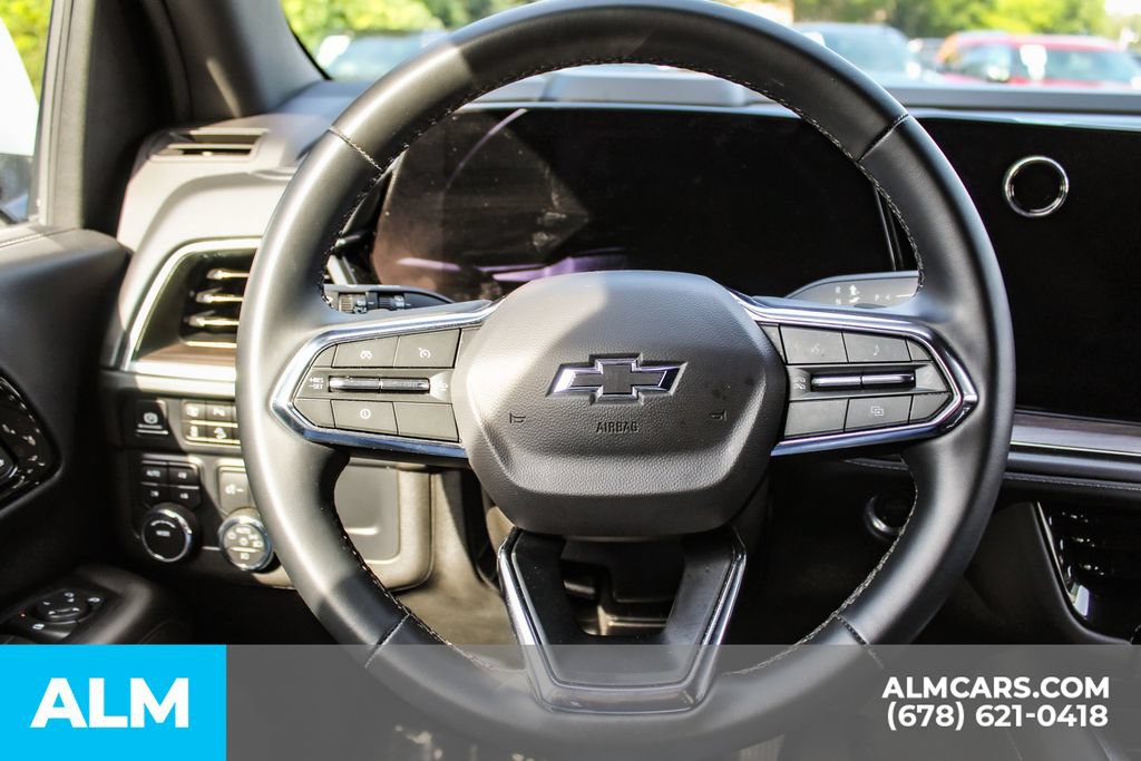 Used 2025 Chevrolet Suburban Z71 AWD/4WD image 28