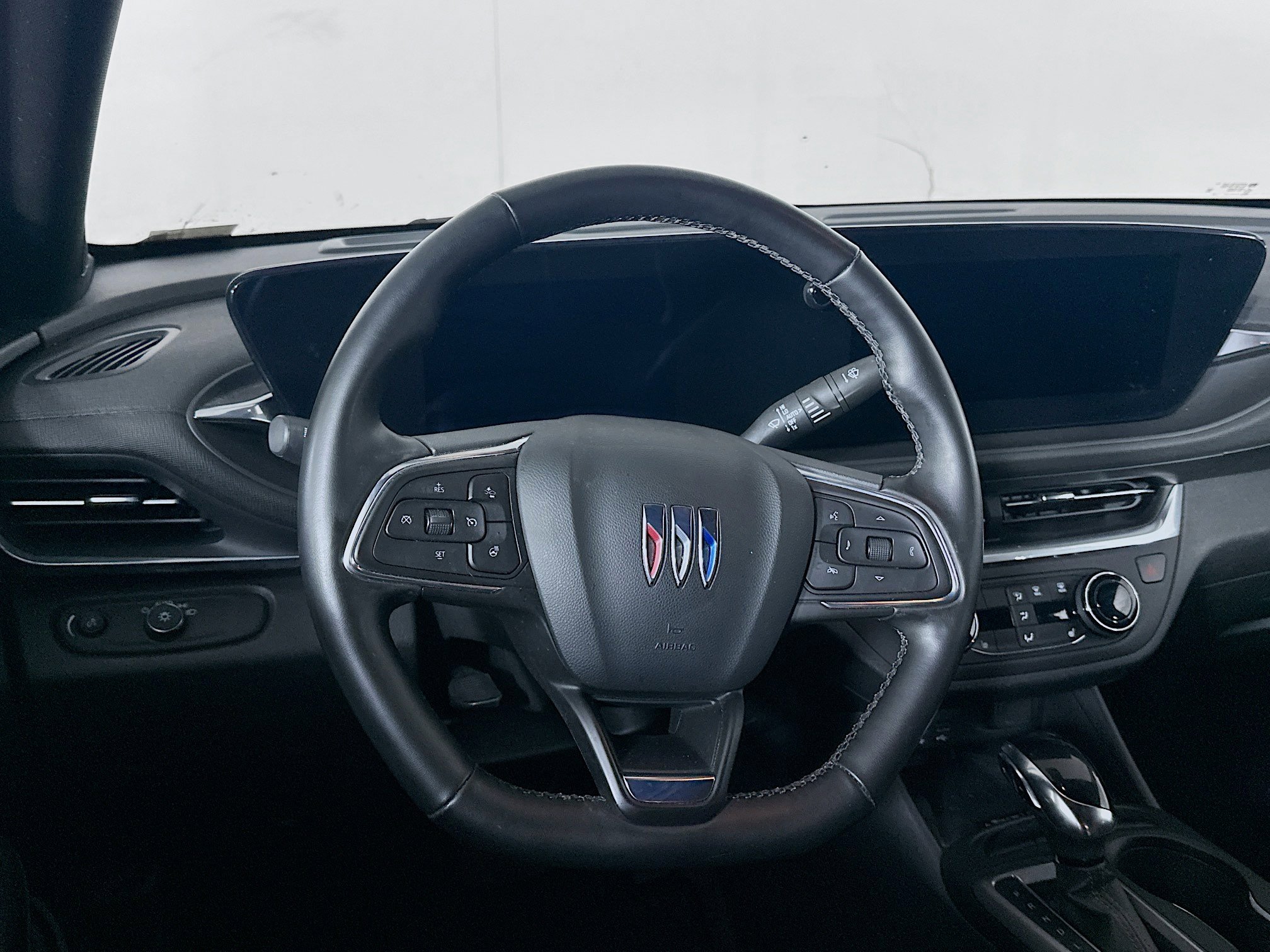 Used 2024 Buick Envista Preferred w/ Convenience I Package image 18