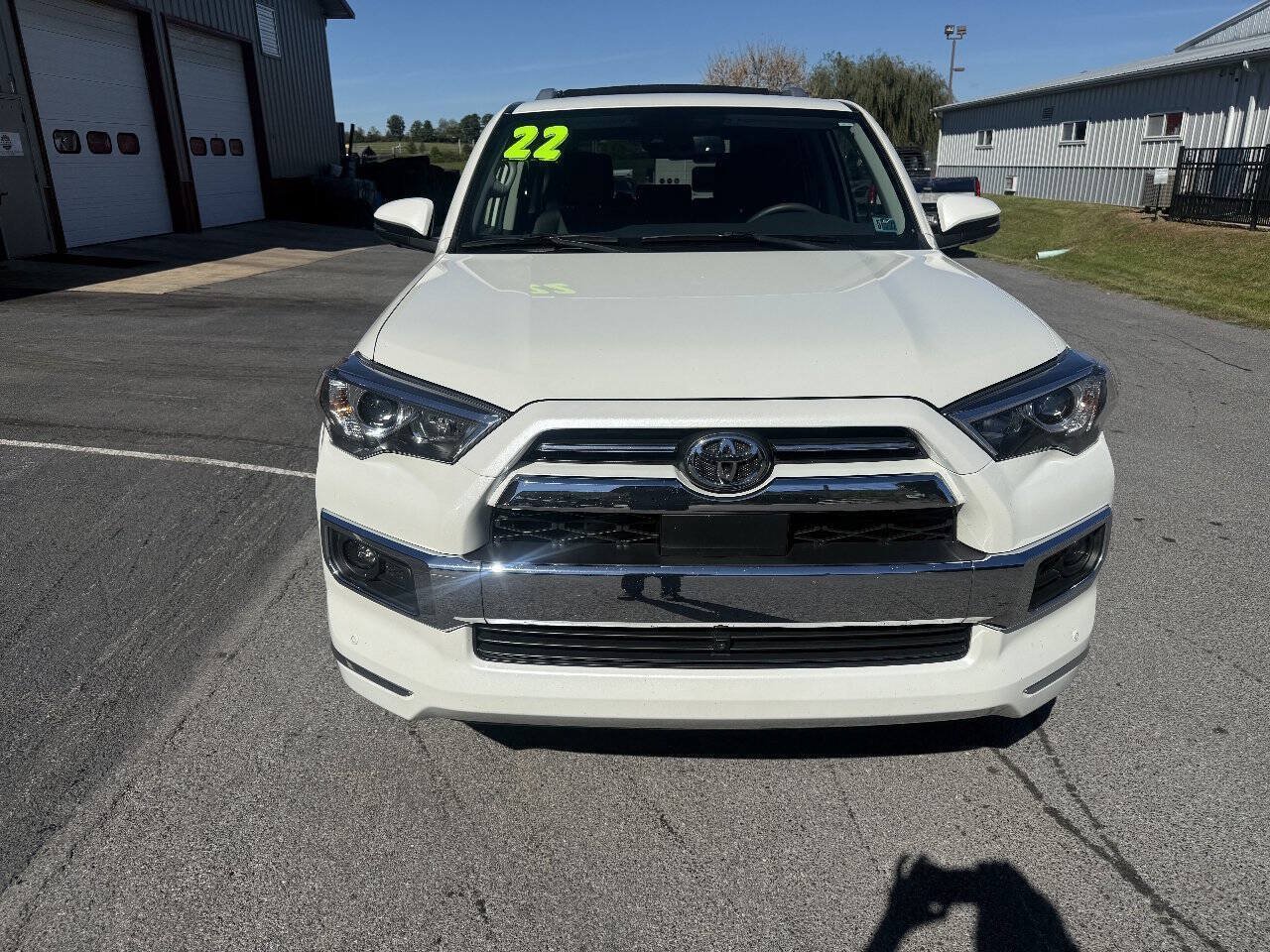 Used 2022 Toyota 4Runner Limited AWD/4WD image 3
