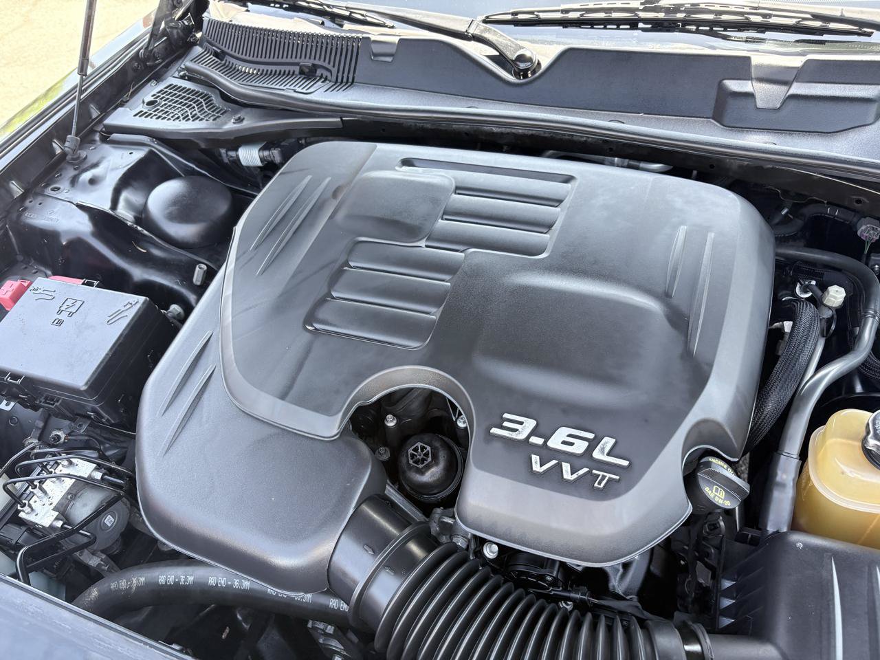 Used 2016 Dodge Challenger SXT RWD image 18