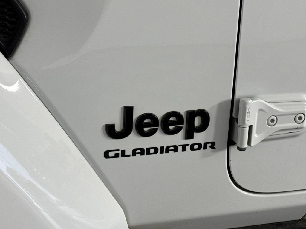 Certified 2021 Jeep Gladiator Overland AWD/4WD image 43