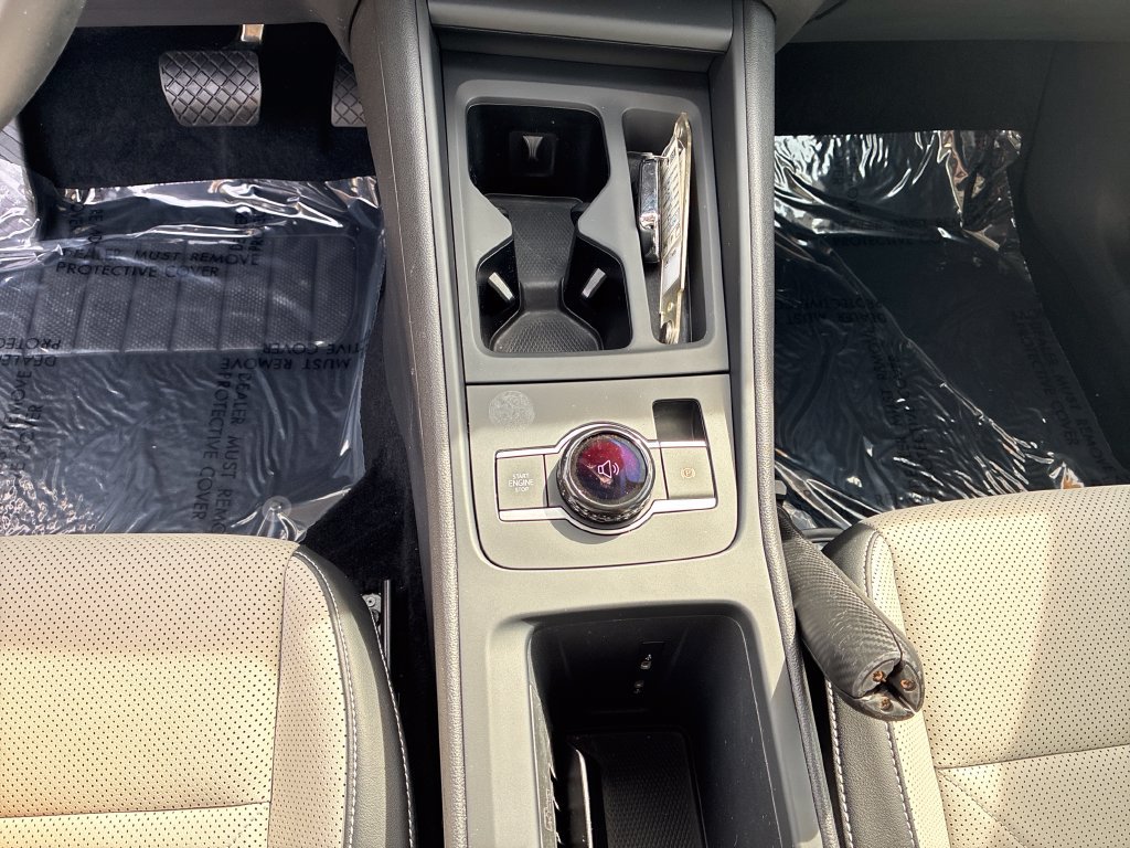 Used 2025 Volkswagen Tiguan SE AWD/4WD image 15
