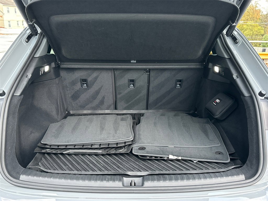 Used 2022 Audi Q4 e-tron Premium Plus w/ Premium Plus image 6