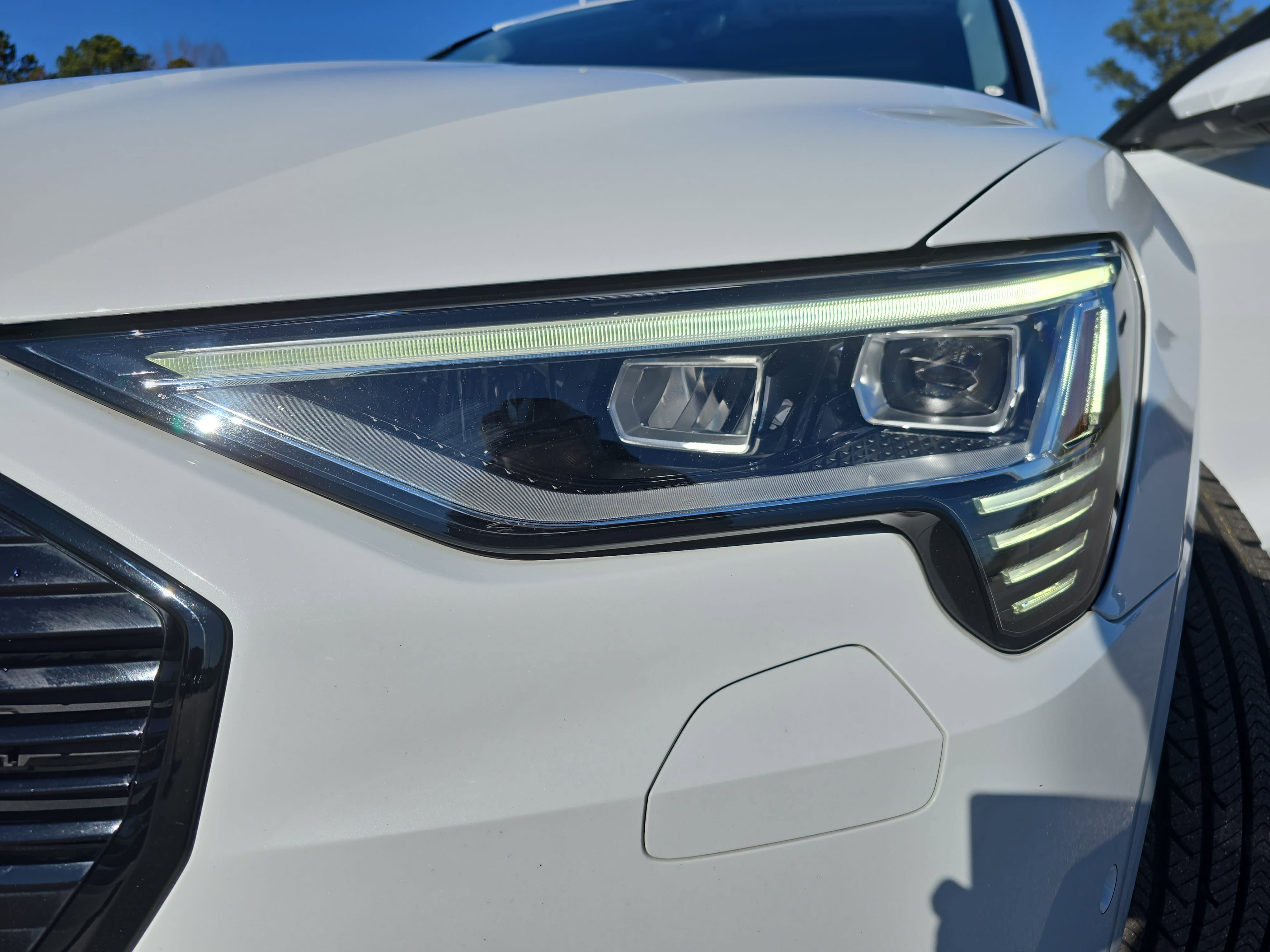 Certified 2022 Audi e-tron Premium image 30