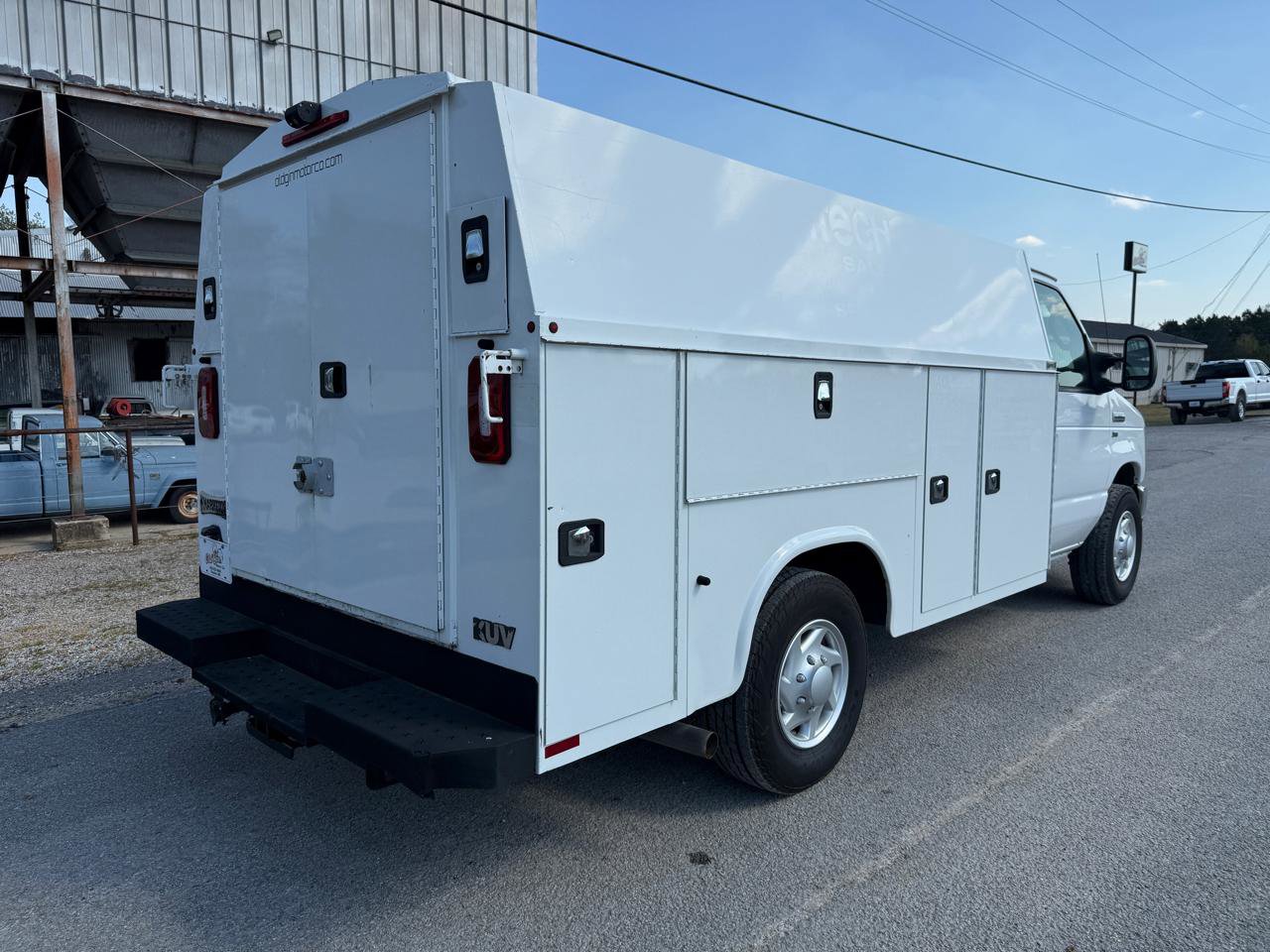 Used 2019 Ford E-350 and Econoline 350 Super Duty w/ Power Windows & Locks Group RWD image 7