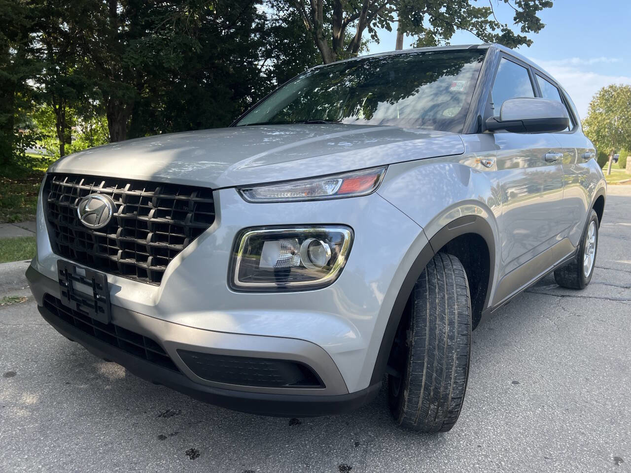 Used 2020 Hyundai Venue SE image 3